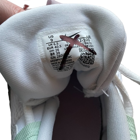 Nike Women’s Legend Essential Training Shoes White/Green/Pink Size 9 - Picture 7 of 8